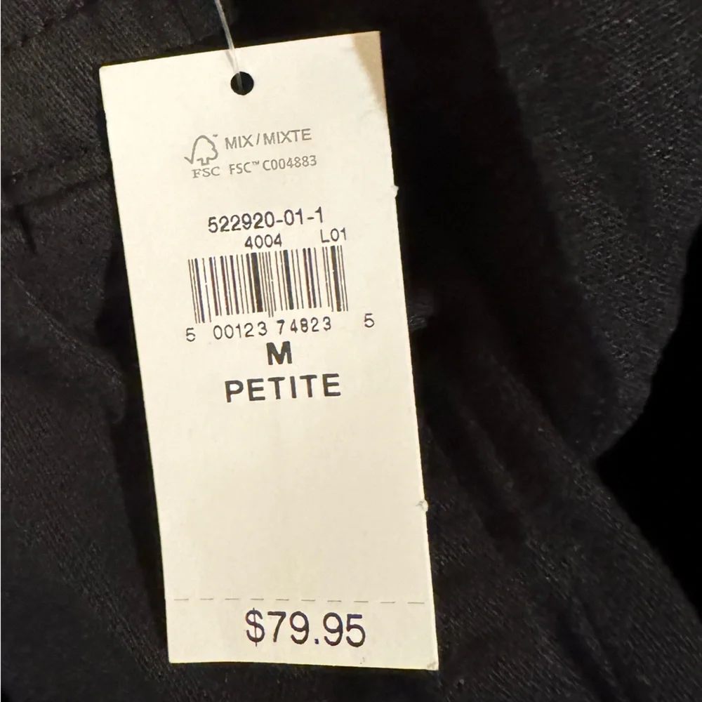 NWT! GAP Black Easy Cargo Pants - Size Medium Petite 🩷 #522920 - Picture 11 of 11